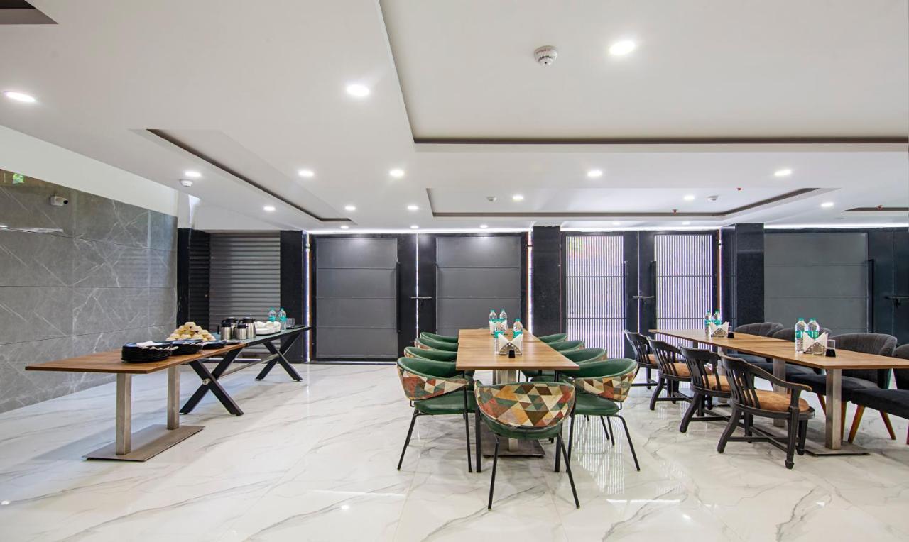 Treebo Royal Comfort New Delhi Ngoại thất bức ảnh